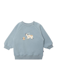 Hellblaues Sweatshirt mit Bauernhof Print.