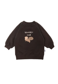 Braunes Sweatshirt mit Raglanärmeln und weichen Ribbündchen und einem Front Print "Gourmet Club."