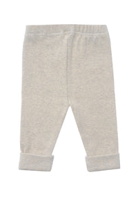 Rückseite der Leggings mit umgeschlagenem Saum.