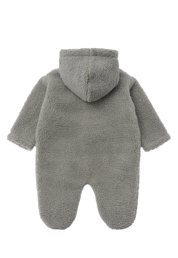 Rückansicht des Winteroveralls aus Bouclè Fleece.