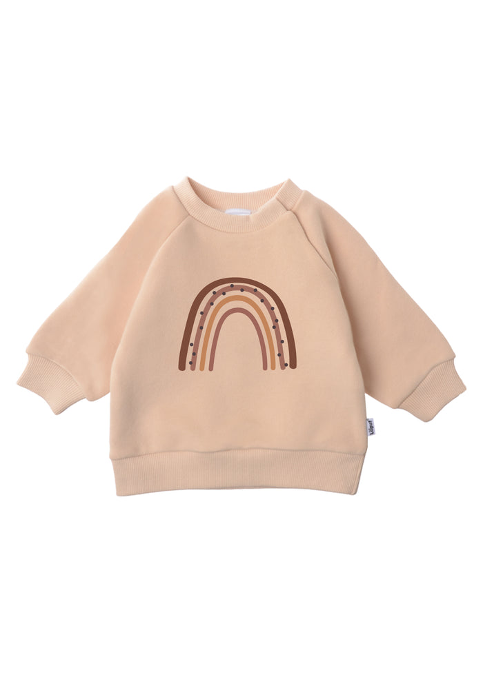 Sweatshirt in beige mit Regenbogen Aufdruck.