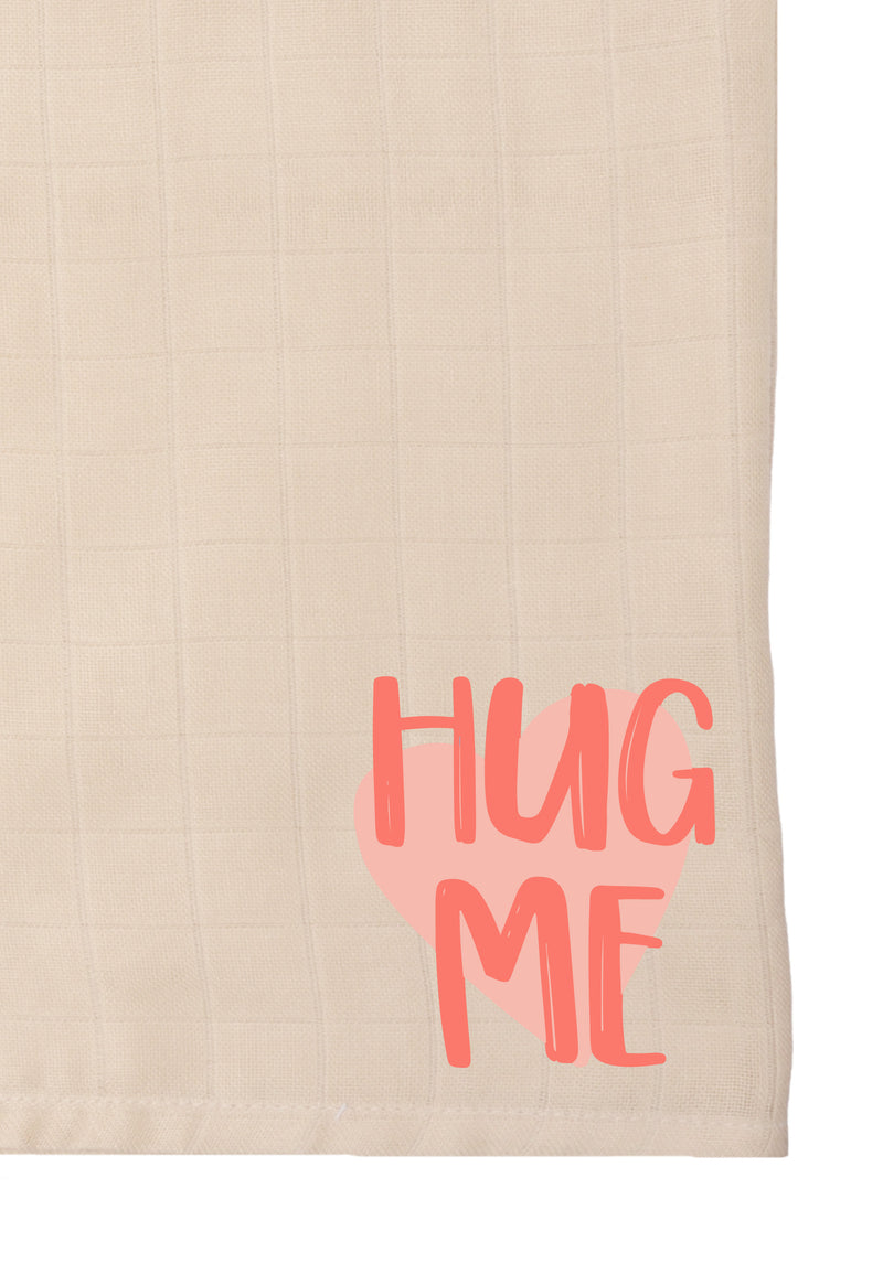 Detailaufnahme des Prints "hug me".
