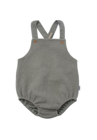 Olive Latzhose aus weichem Waffel Piqu?e Material.