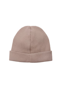 Rückansicht der Umschlagmütze in taupe.