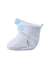 Klettverschluss am wattierten Babyschuh für ein praktisches An,- und Ausziehen.