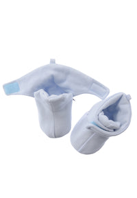 Babyschuh in hellblau mit Wattierung angenehm weich und mit praktischem Klettverschluss.