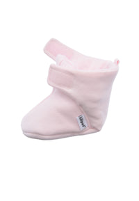 Babyschuhe mit praktischem Klettverschluss in zartem rosa.