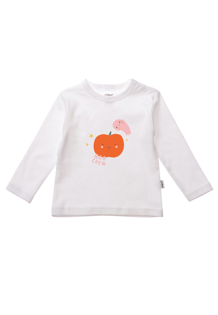 Langarmshirt in weiß mit Boo Crew Print, der einen Kürbis und ein süßes Gespenst zeigt.