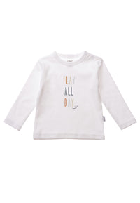 Play All Day Langarmshirt in weiß mit coolem Print für Babys und Kleinkinder.