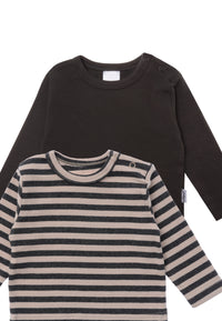 Detailansicht des hübschen Doppelpack Langarmshirts.