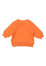 Rückseite des Sweatshirt in orange mit Print: "let´s chill"