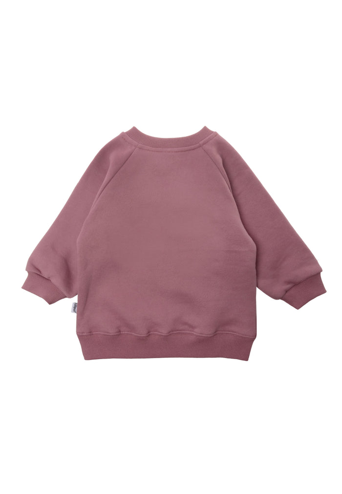 Rückseite des Sweatshirts in rosè