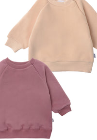 nahaufnahme von den 2 Sweatshirts in beige und rosenholz