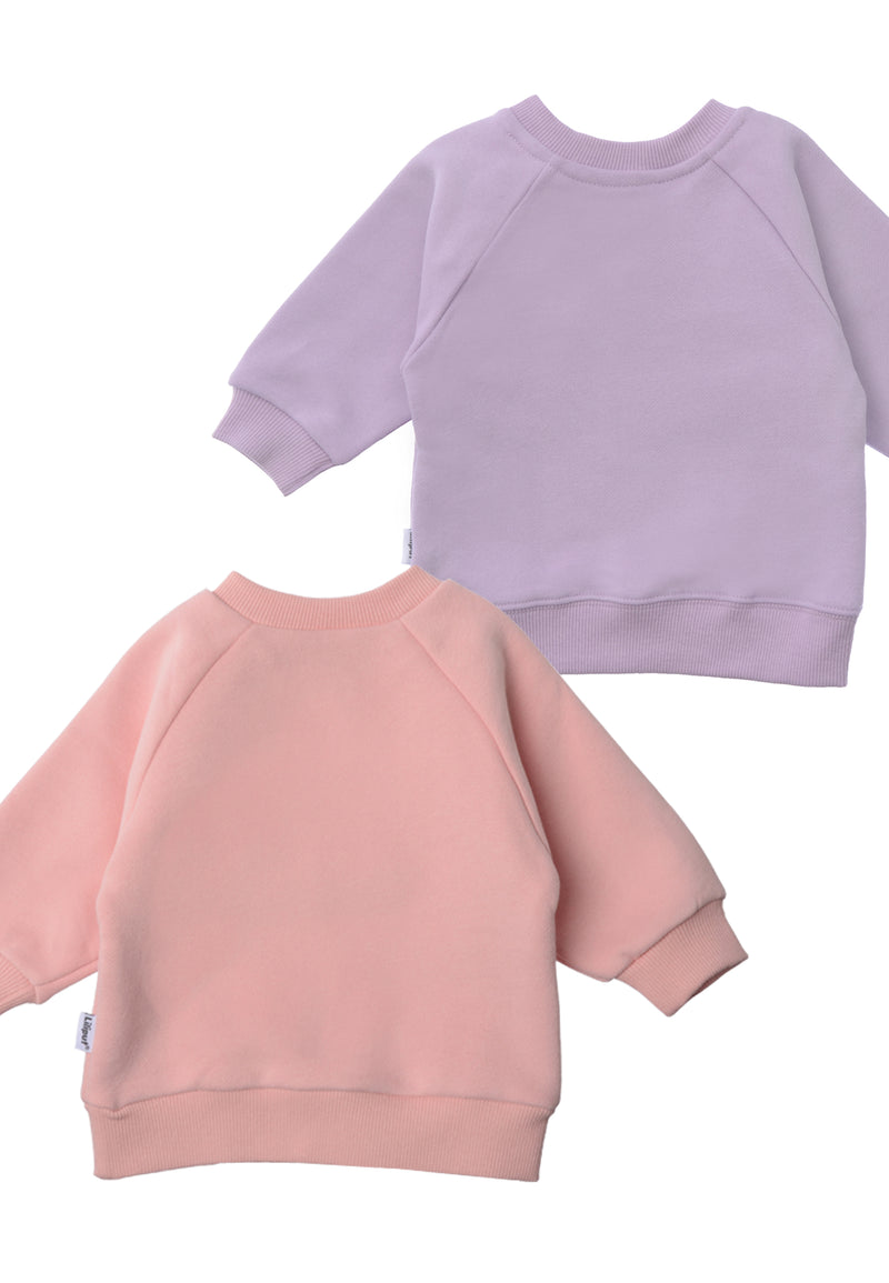 nahaufnahme von den 2 Sweatshirts in rosa und flieder