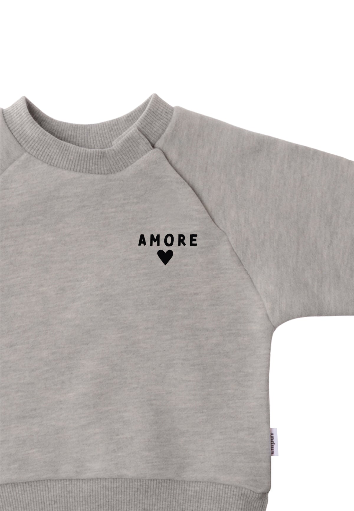 Im Detail Sweatshirt in der Farbe graumelange mit dem Druck "amore" 