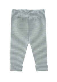 Frontansicht der weichen Leggings mit sanften Streifen.