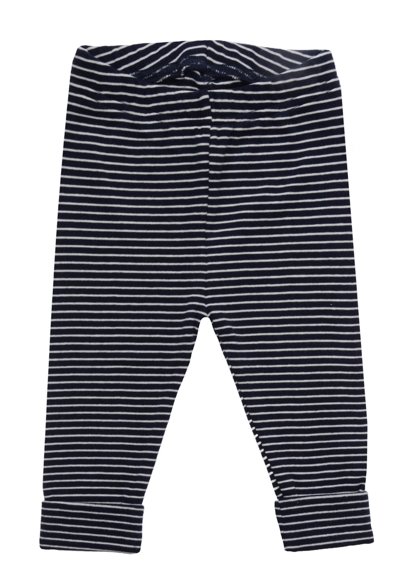 dunkelblau-weiß gestreifter Leggings flach auf weißem Hintergrund