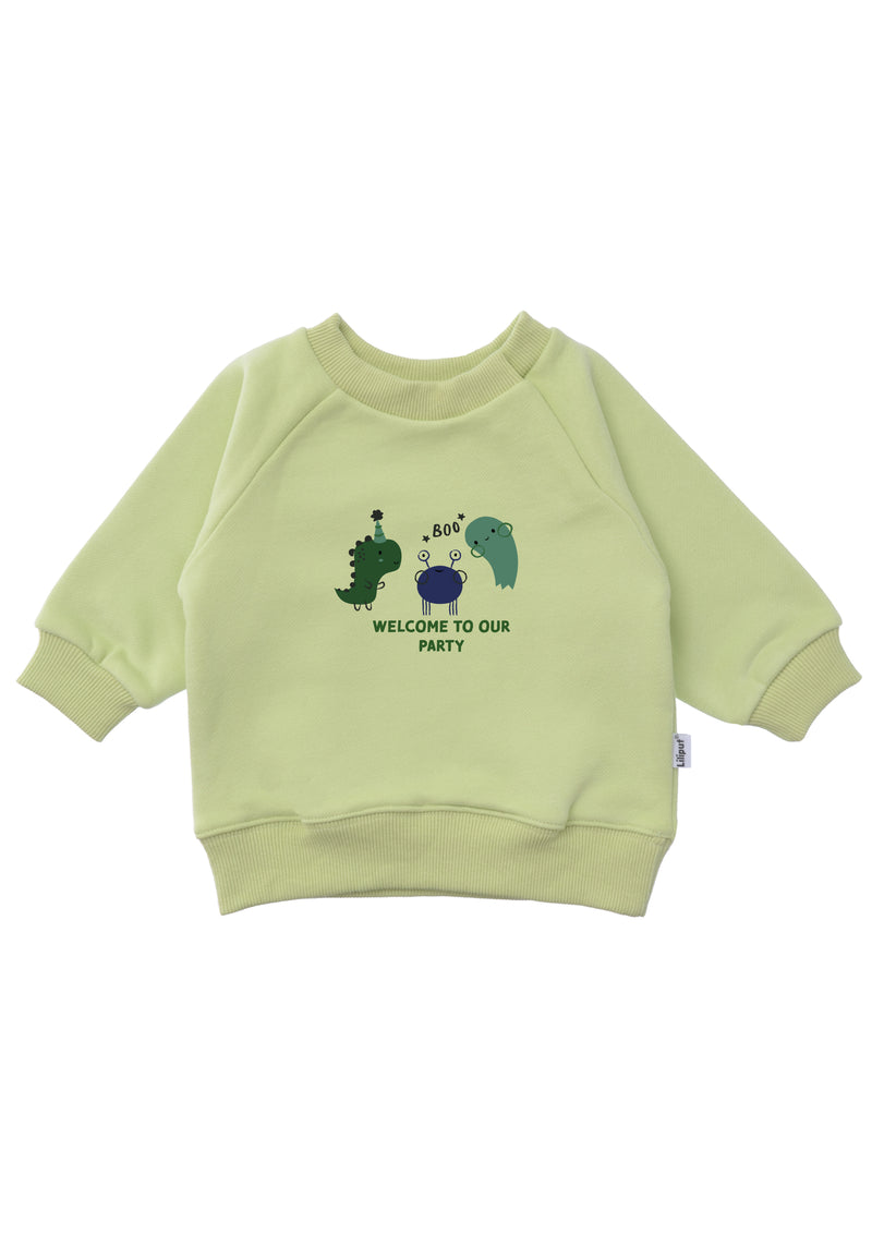 Sweatshirt in hellgrün mit Halloweenprint.
