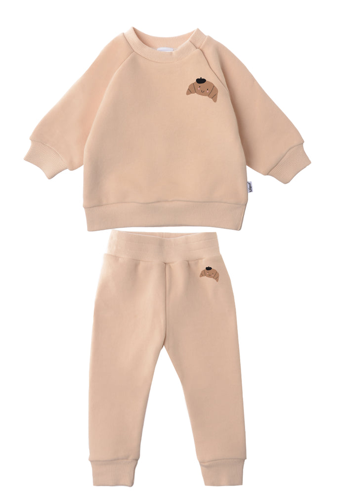 Sweatshirtkombi in beige mit Croissant Print.