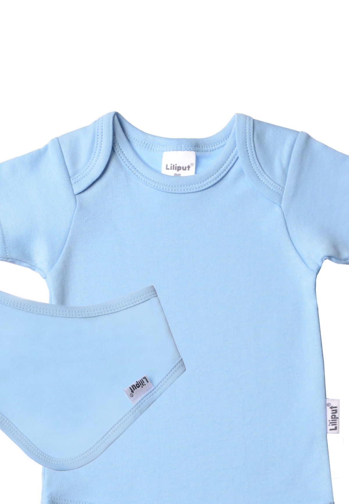 Detailansicht des niedlichen Babysets bestehend aus Amineckbody und Halstuch.