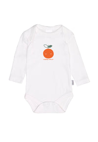 Frontansicht des weißen Langarmbodys mit Orangen Print.
