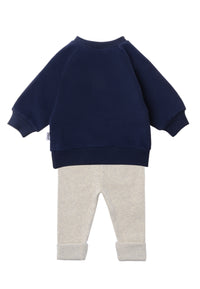 Rückseite der Sweatshirt-Leggings Kombi.