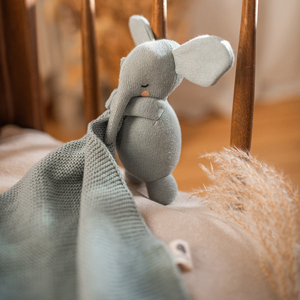 Kuscheltuch mit Elefant, hellblau von Ava & Yves