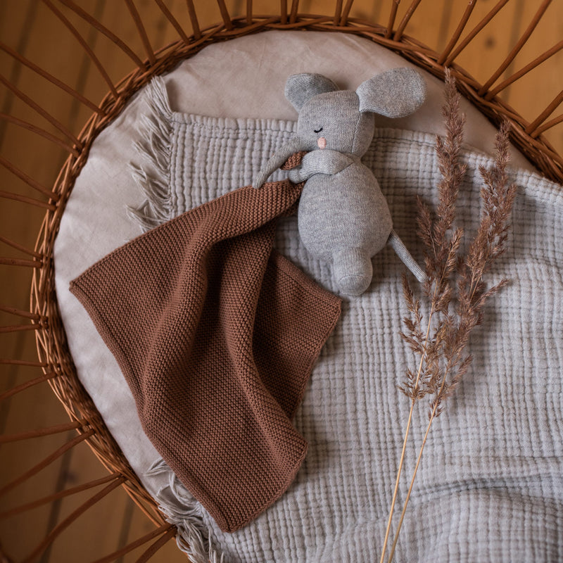 Kuscheltuch mit Elefant, grau und braun von Ava & Yves