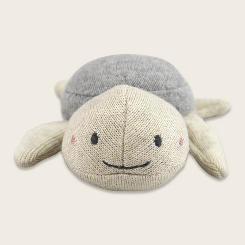 Babyrassel Schildkröte, grau von Ava & Yves