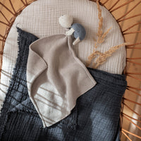 Kuscheltuch mit Schildkröte, creme-blau von Ava & Yves