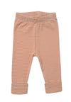 vorderseite von der Babyleggings in orange-beige geringelt