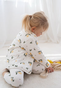 Baby-Steppjacke mit Zitronenprint – Weiß/Gelb
