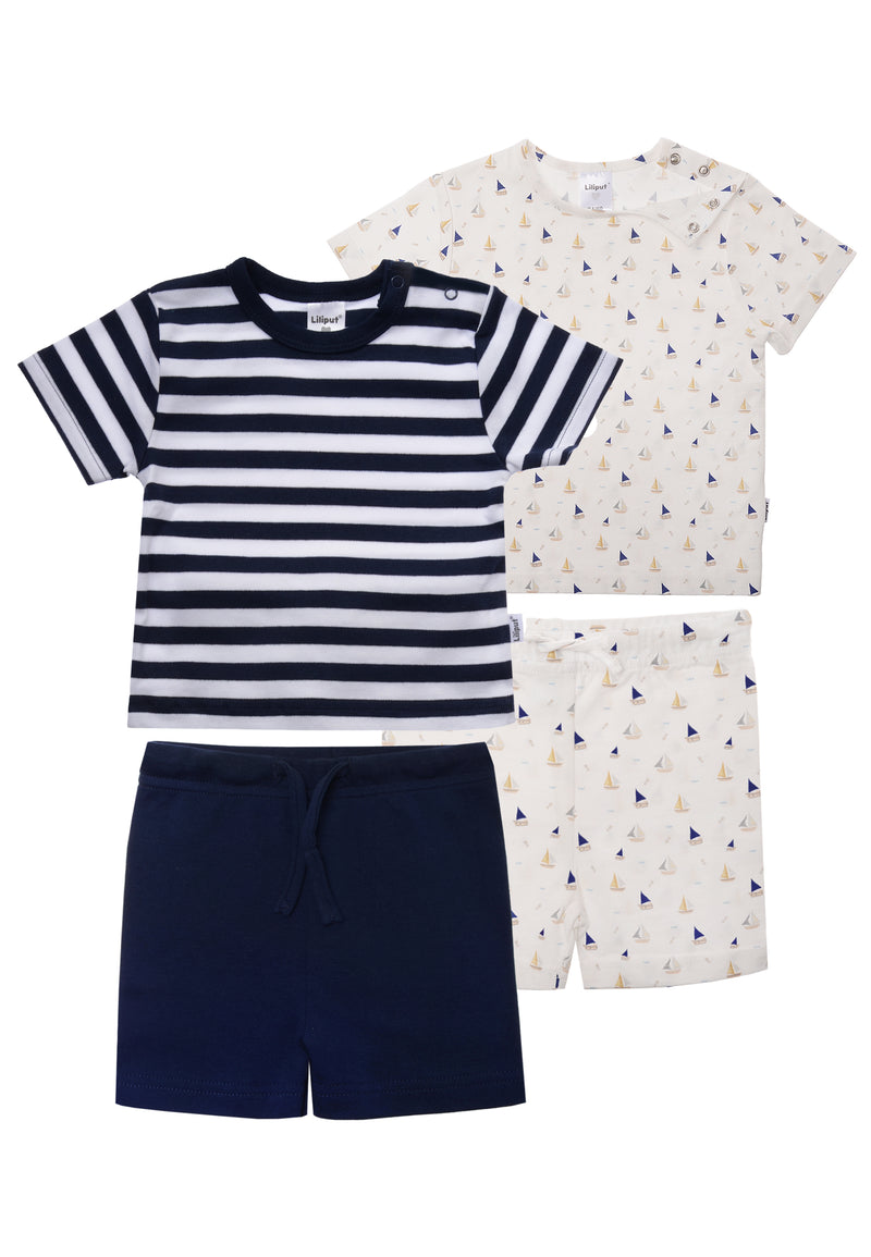 Doppelpack Sommerset mit T-Shirt und Shorts. 1x in ecru mit Böötchen Design und 1x in marine-weiß gestreift.