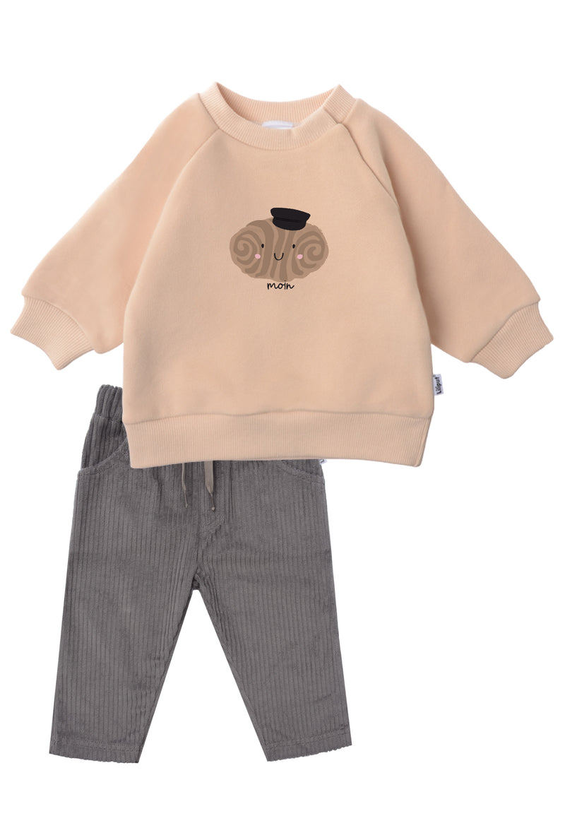 2tlg. Set mit Sweatshirt in beige mit dem Druck "Franzbrötchen" im Vordergrund und Cordhose in grau