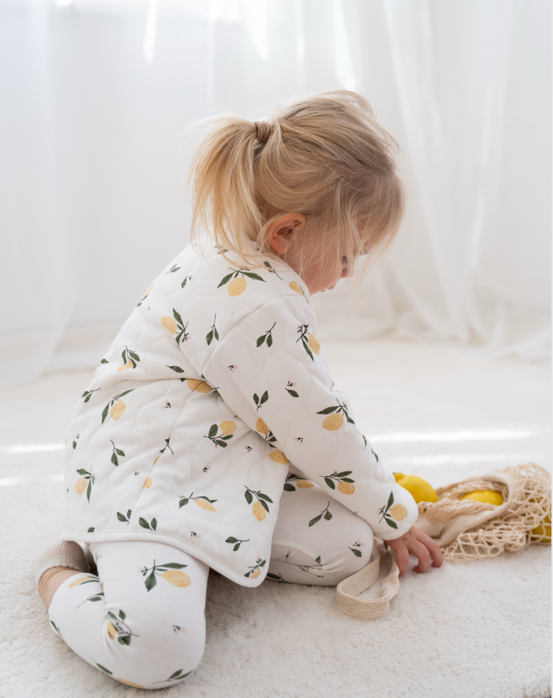3-teiliges Kinderset Little Lemon – Jacke, Shirt & Leggings mit Zitronenprint