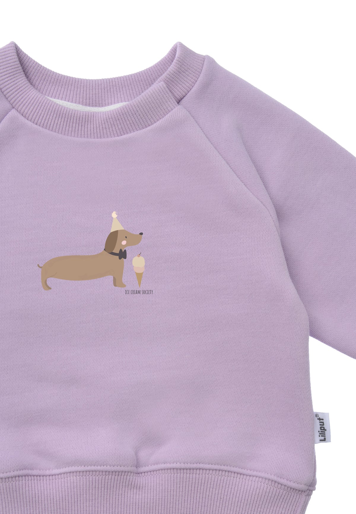 Detailansicht Sweatshirt mit weichen Ribbündchen.