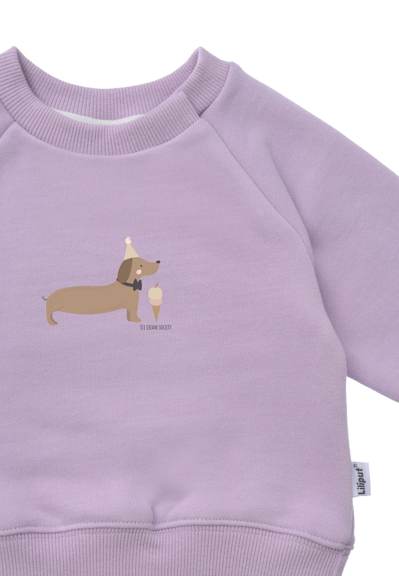 Detailansicht Sweatshirt mit weichen Ribbündchen.