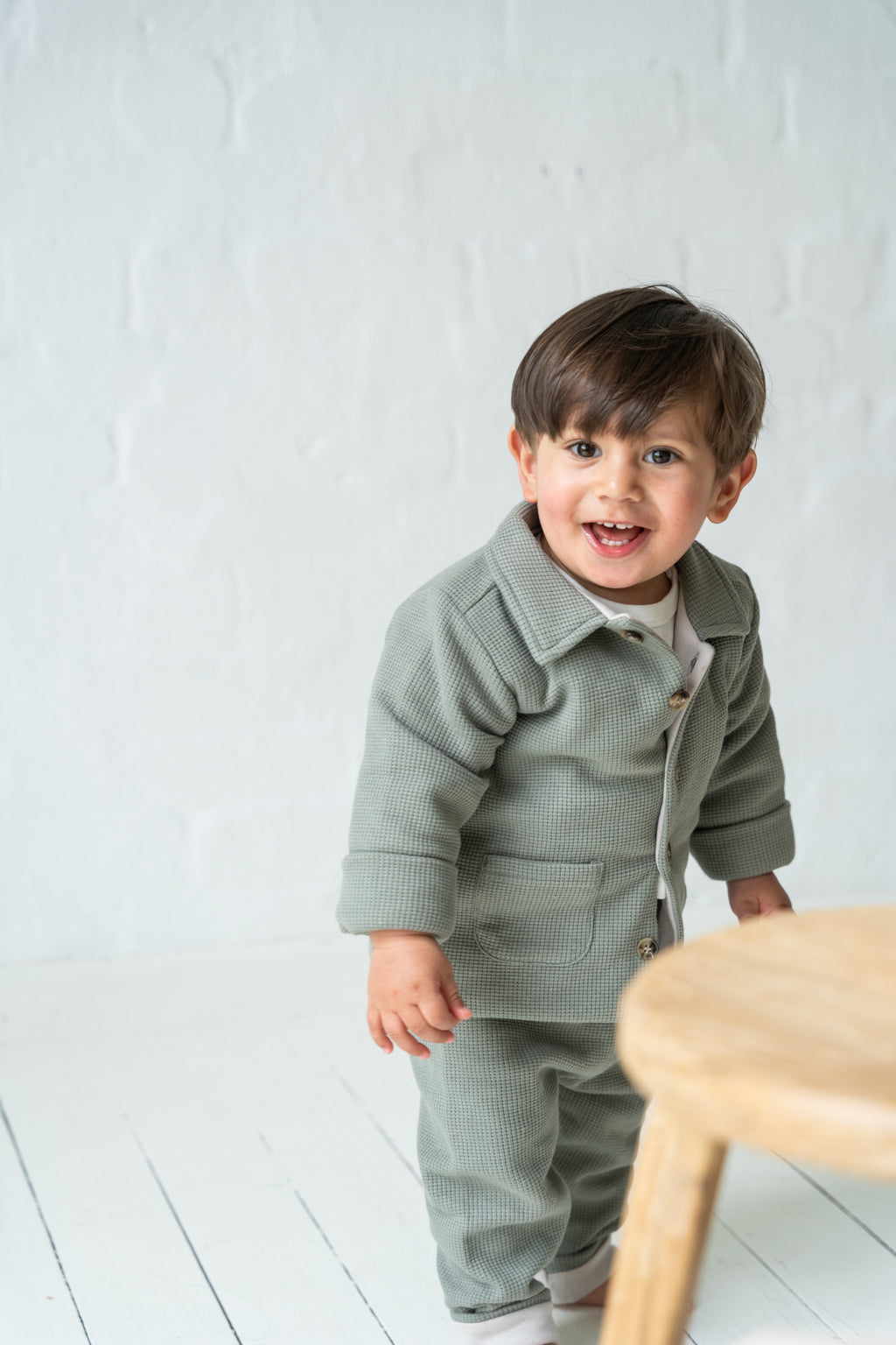 Hochwertiges Waffelpiqué Set mit Jacke, Hose und Baumwollshirt.