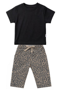 2-teiliges Set mit Leo-Hose und T-Shirt