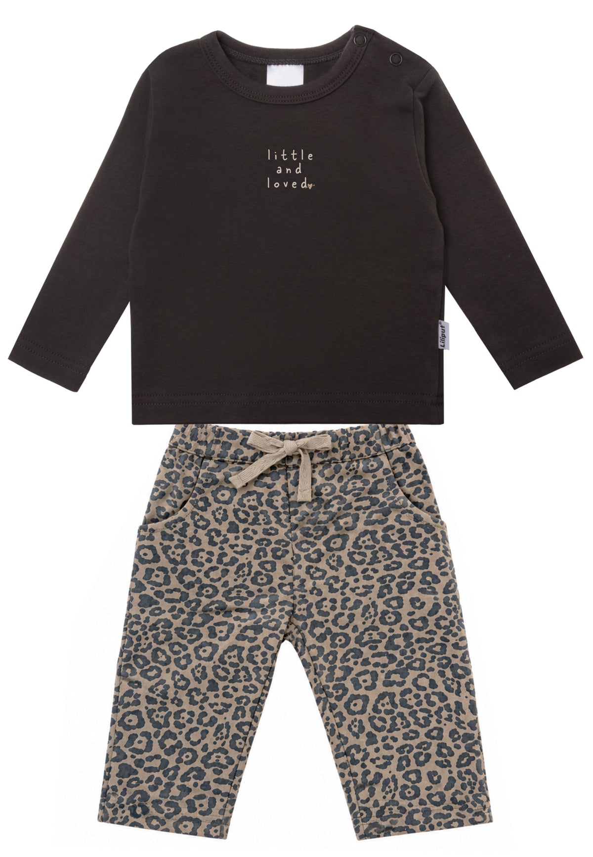 2-teiliges Set mit „Little and Loved“-Shirt und Leo-Hose