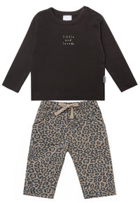 2-teiliges Set mit „Little and Loved“-Shirt und Leo-Hose