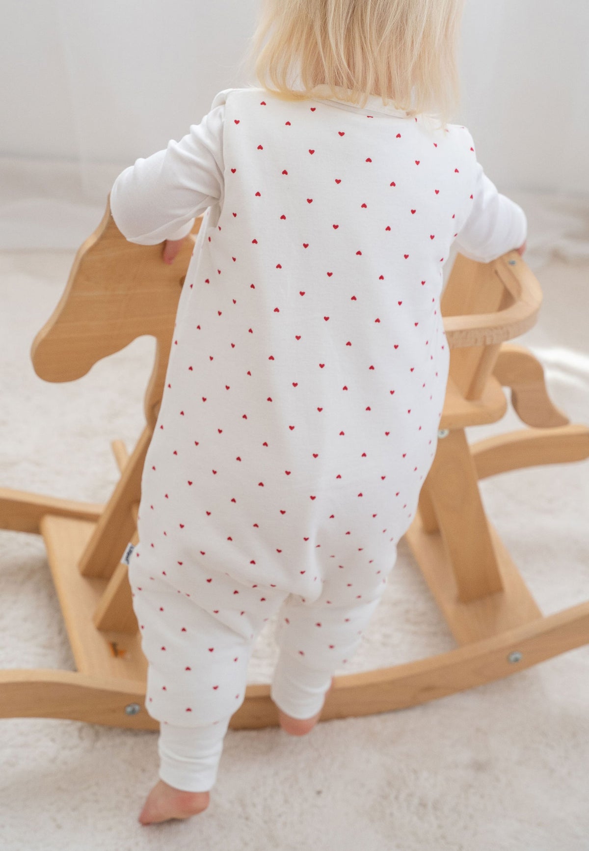 Schlafsack mit Füßen im Herzchen Design