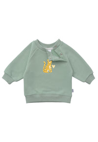 Detailansicht des schilfgrünen Sweatshirts mit praktischen Druckknöpfen.