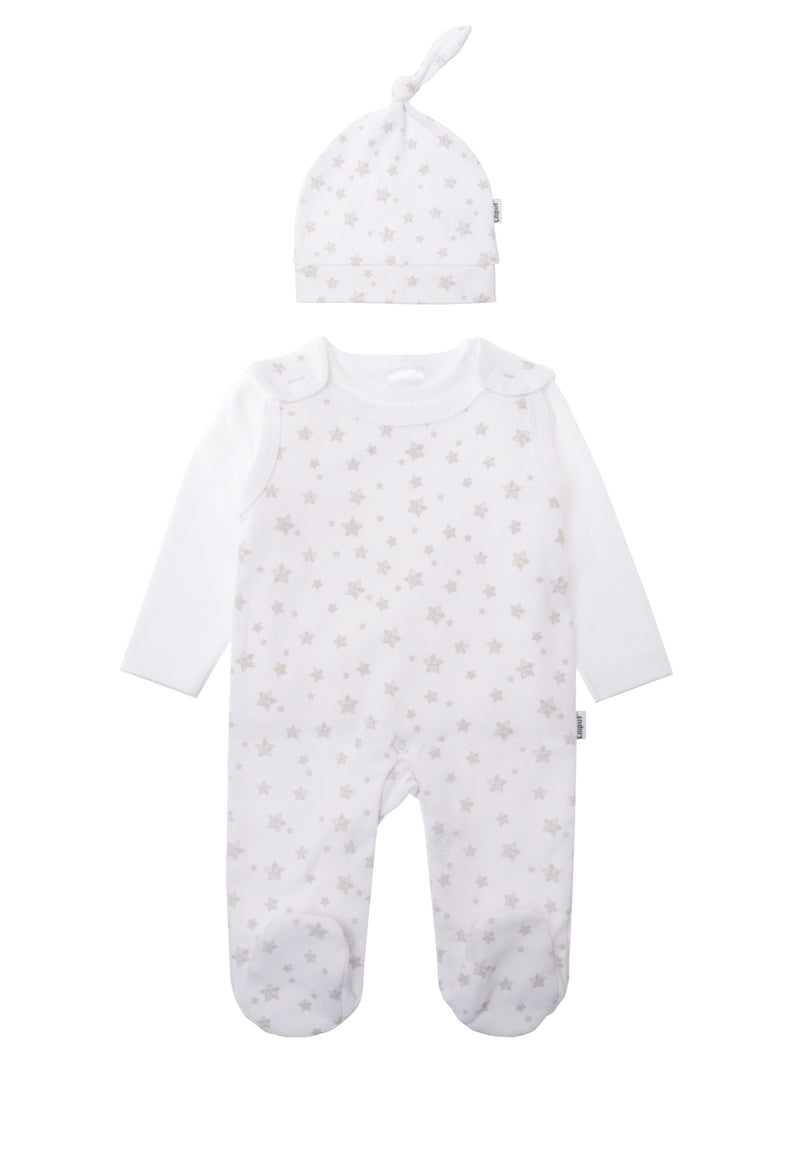 3-teiliges Set bestehend aus Strampler, Mütze und Langarmshirt mit Sternchen Print.