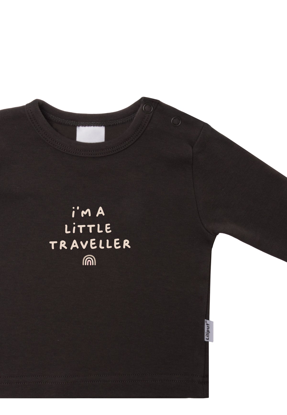 Detailansicht des Langarmshirts in anthrazit mit hellem Wording Print.