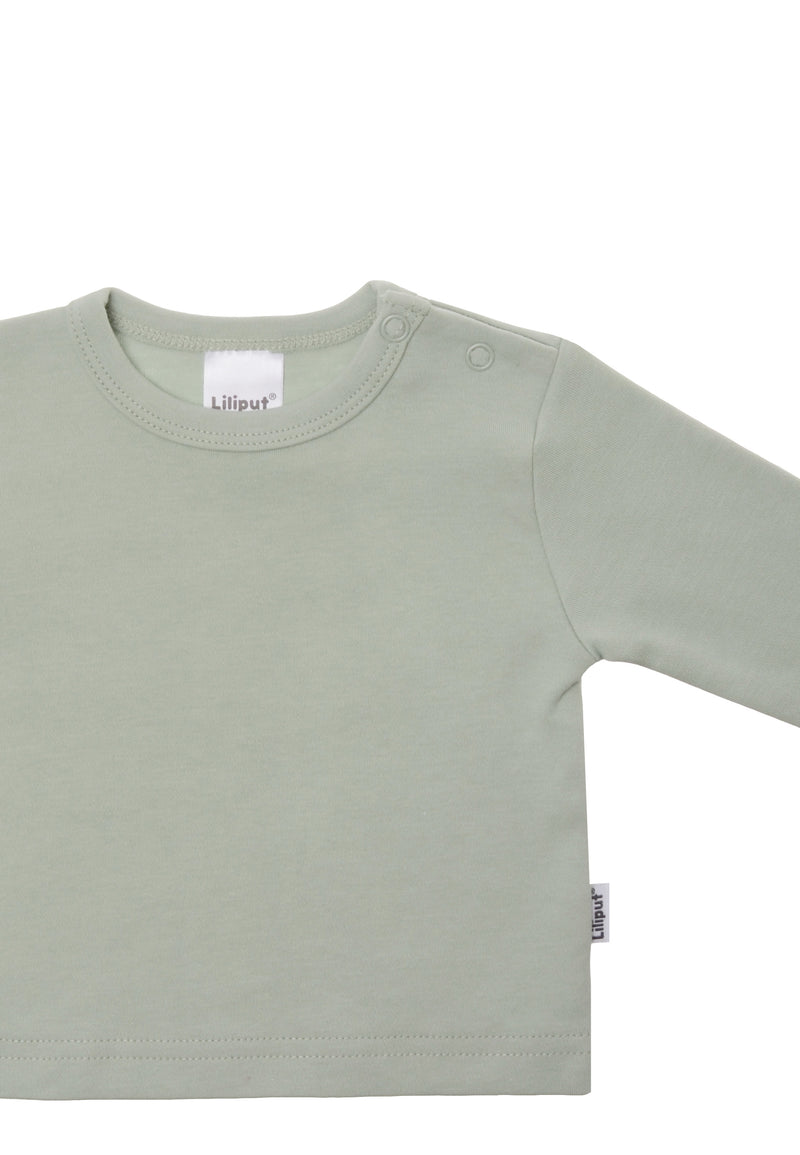 Detailansicht des hochwertigen Langarmshirts in schilf.