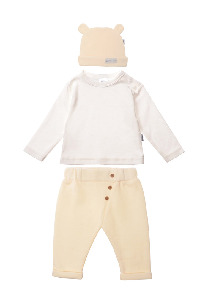 3-teiliges Set bestehend aus Mütze, Langarmshirt und Ribstrick Hose in ecru