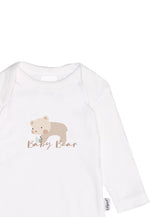 Detailaufnahme des Amineckbodys mit Baby Bear Print.