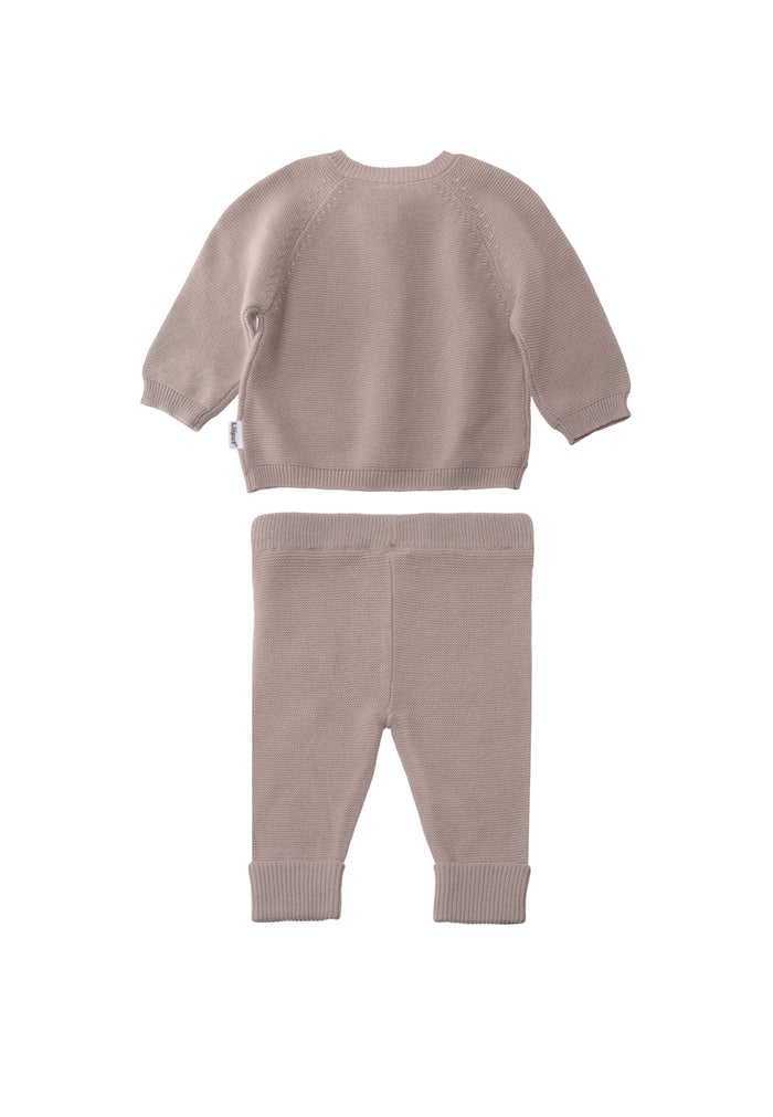 Rückseite Strickhose und Strickjacke in Kombination