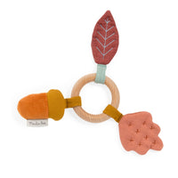 Ringrassel Eiche von Moulin Roty mit drei Spielelementen am Holzring.